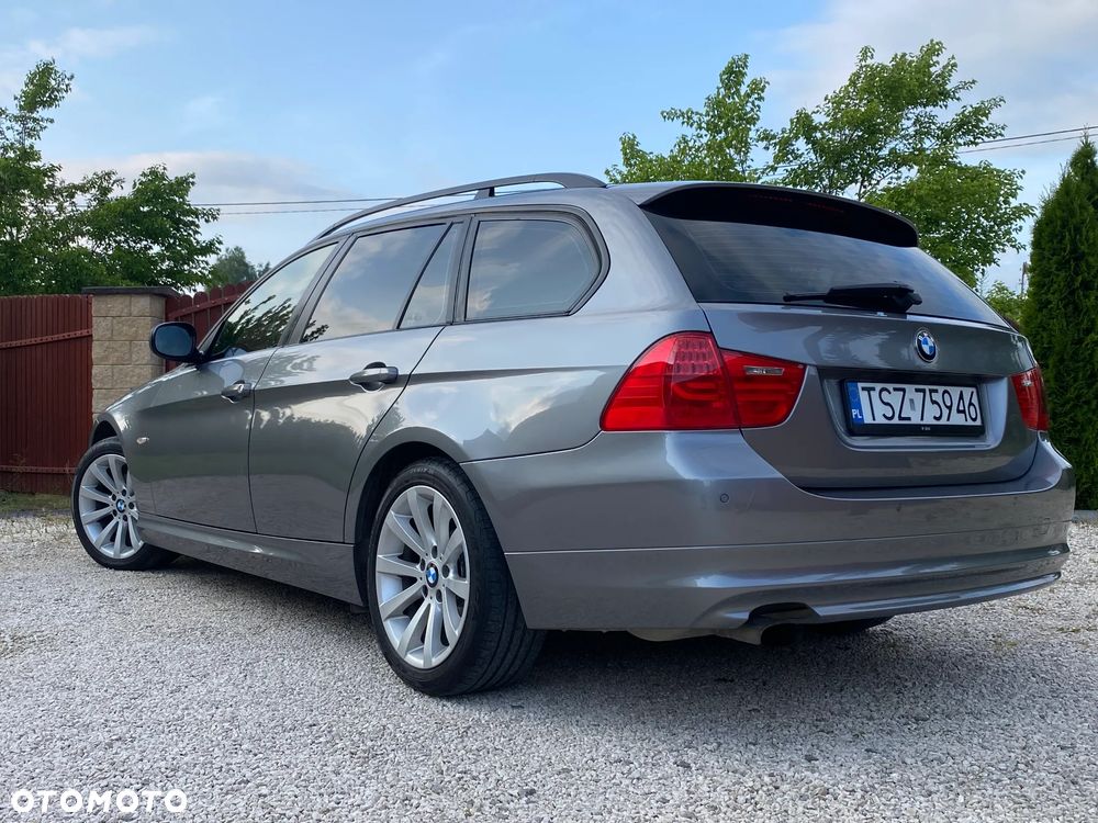 BMW Seria 3 318i - 12