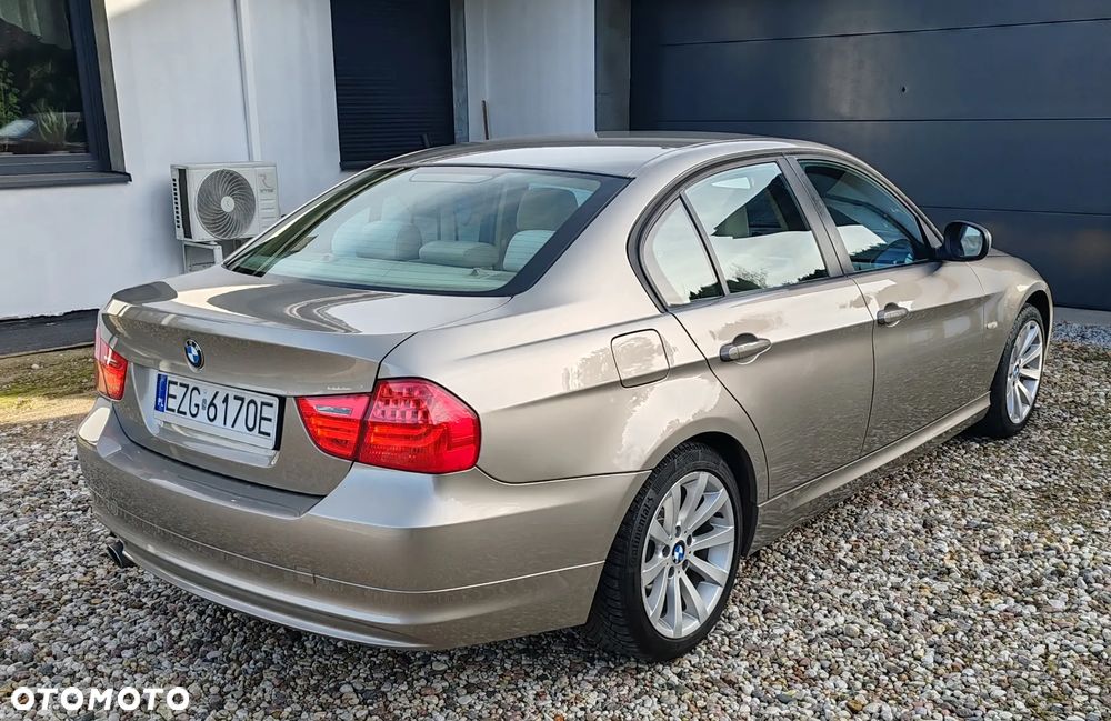 BMW Seria 3 320i - 22
