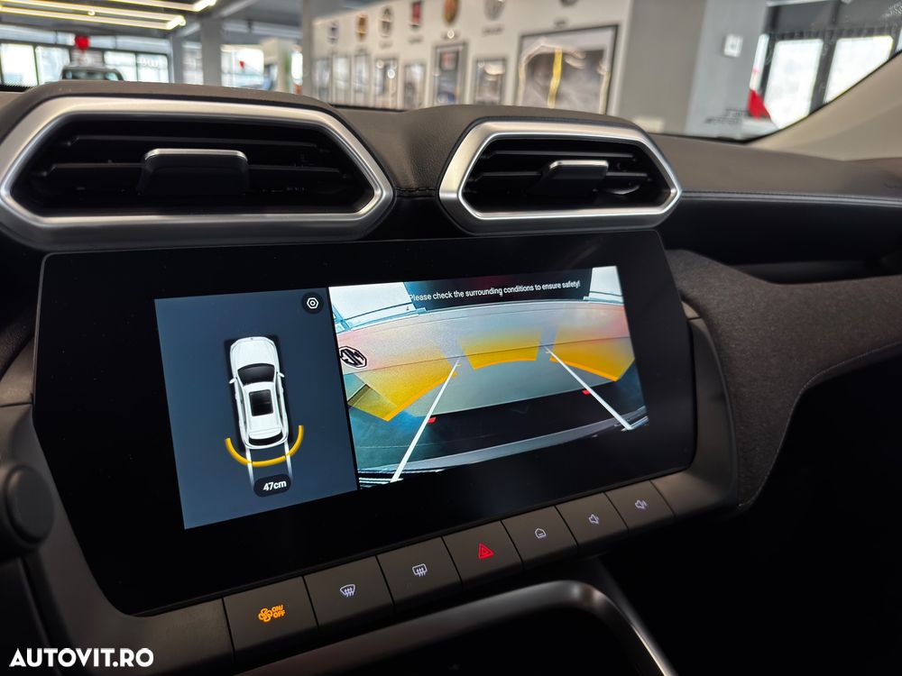 MG ZS HEV 1.5 GSI AT Explore - 13