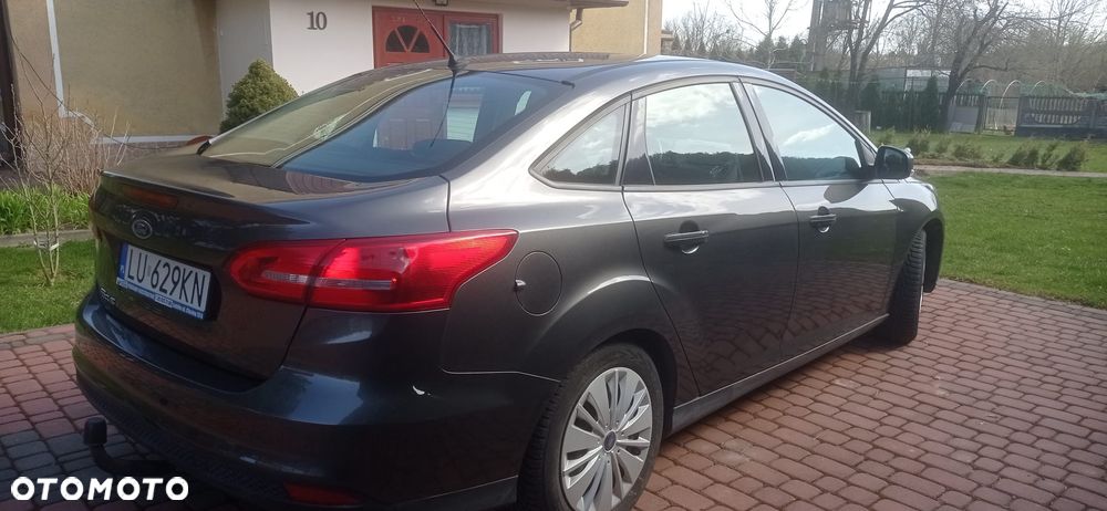 Ford Focus 1.6 Titanium - 2