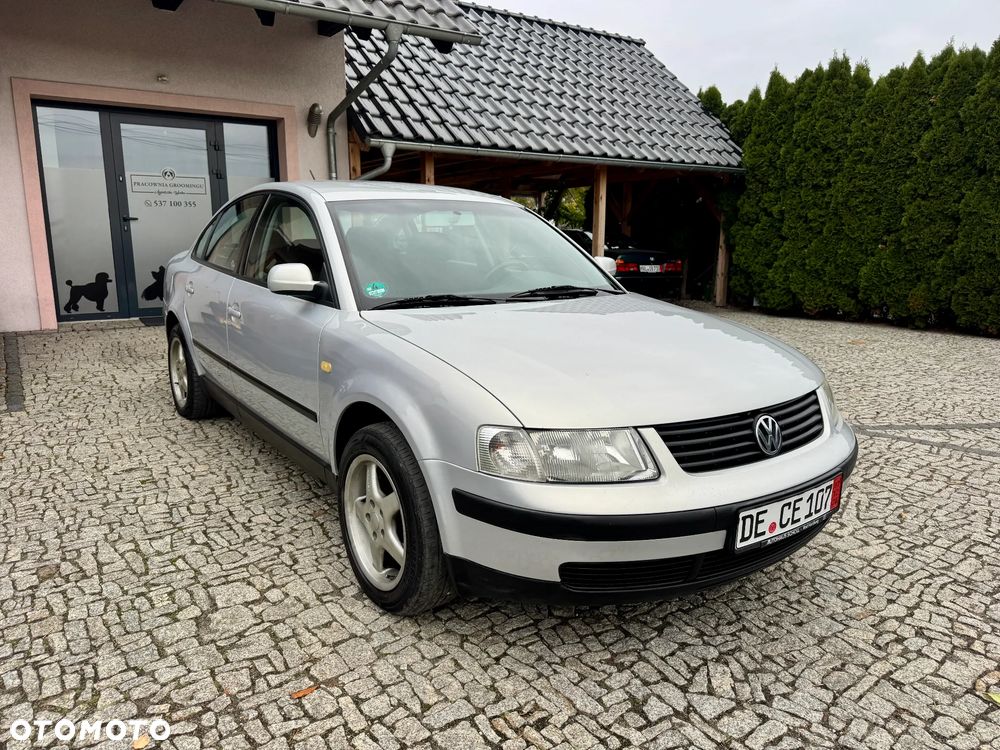 Volkswagen Passat 1.8 Comfortline - 3