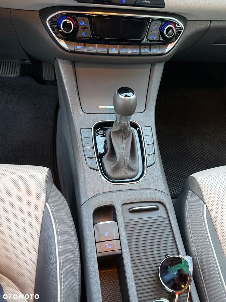 Hyundai i30 1.5 T-GDI 48V Executive DCT - 25