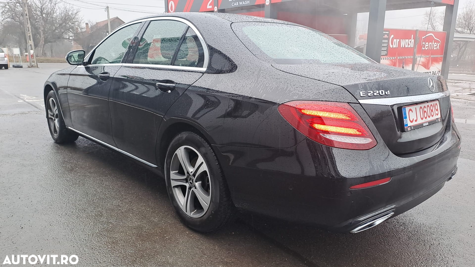 Mercedes-Benz E 220 d 9G-TRONIC - 10