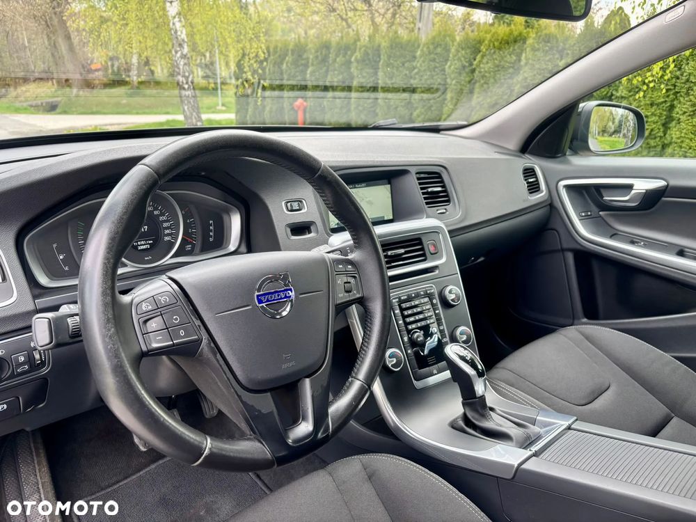Volvo V60 D2 Geartronic - 19