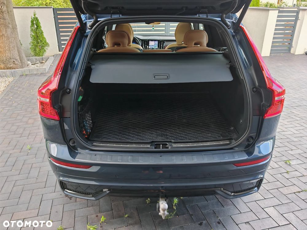 Volvo XC 60 B4 D AWD Ultimate Dark - 11