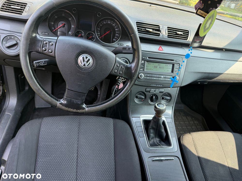 Volkswagen Passat 1.9 TDI Comfortline - 8