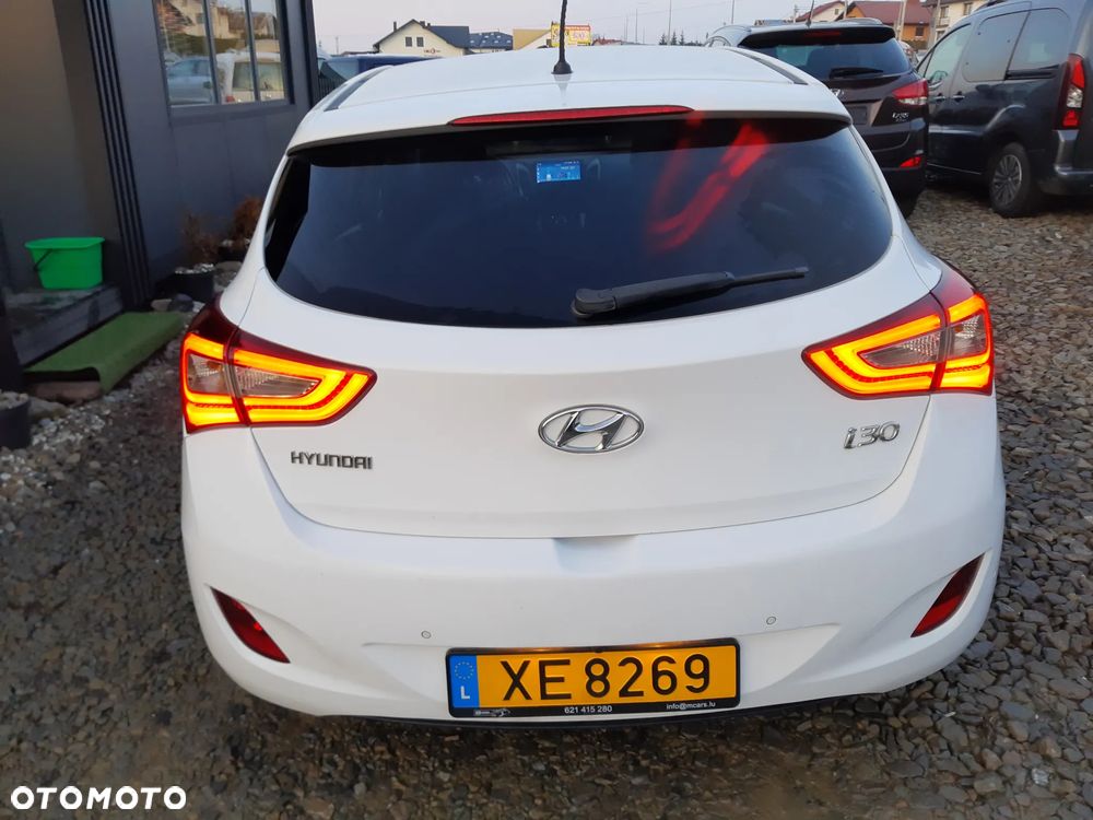 Hyundai i30 blue 1.6 CRDi Passion - 17