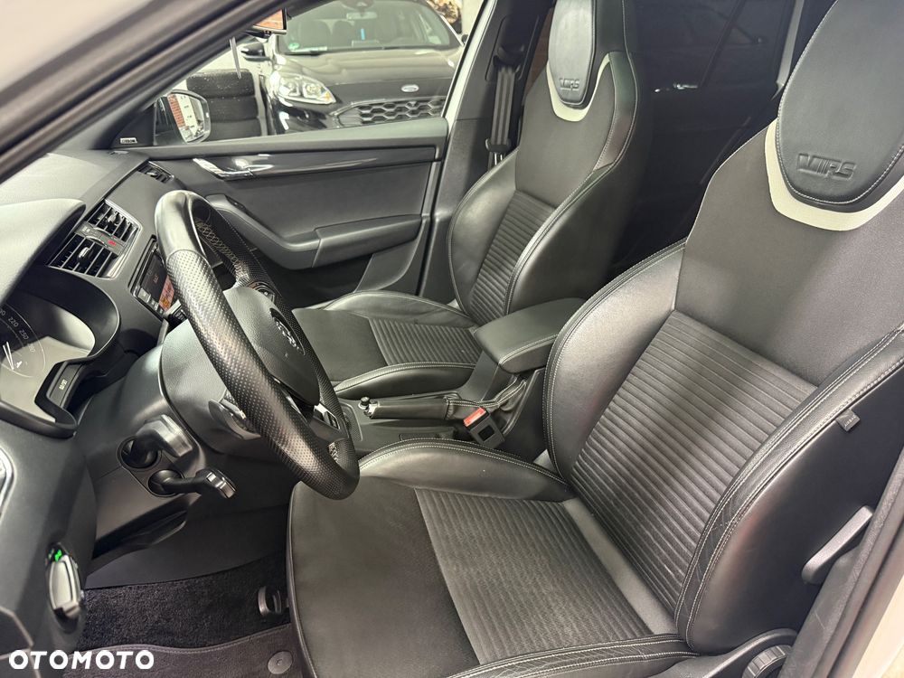 Skoda Octavia 2.0 TDI DSG RS - 20