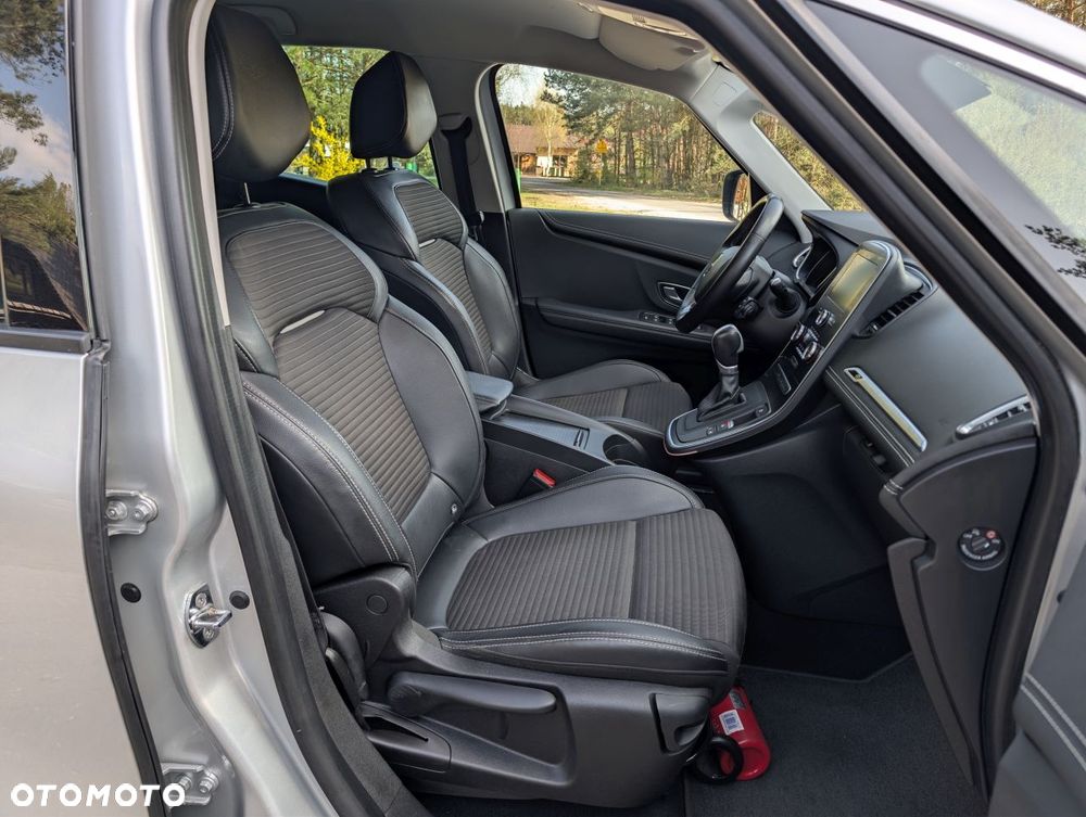 Renault Grand Scenic - 23