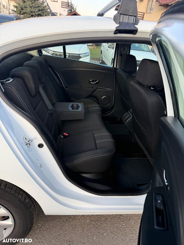 Renault Fluence 1.6 Privilege - 9