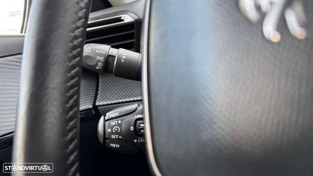 Peugeot e-208 50 kWh Allure - 11