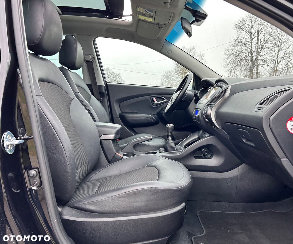 Hyundai ix35 1.7 CRDi 2WD blue Finale Silver - 29