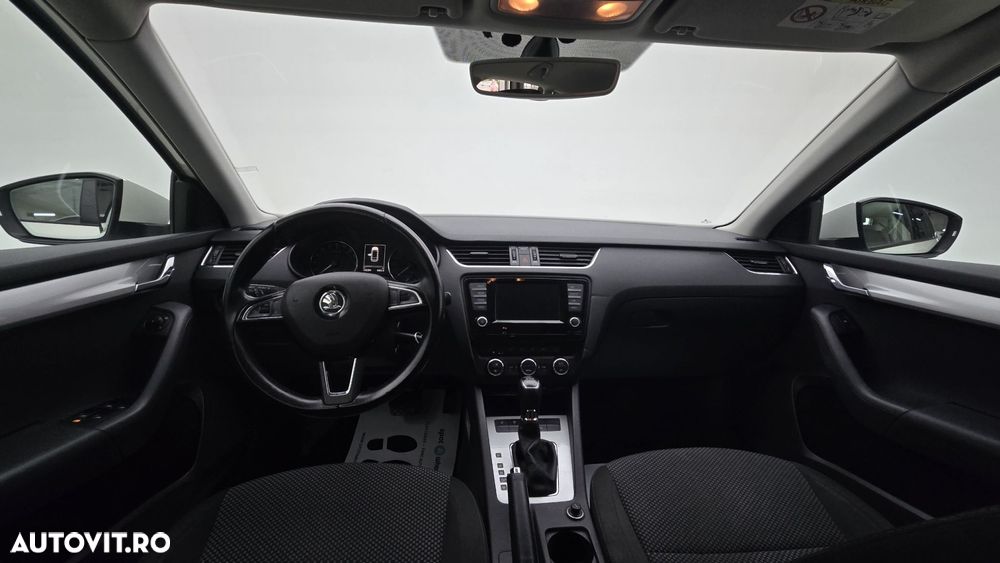 Skoda Octavia 1.6 TDI DSG Ambition - 14