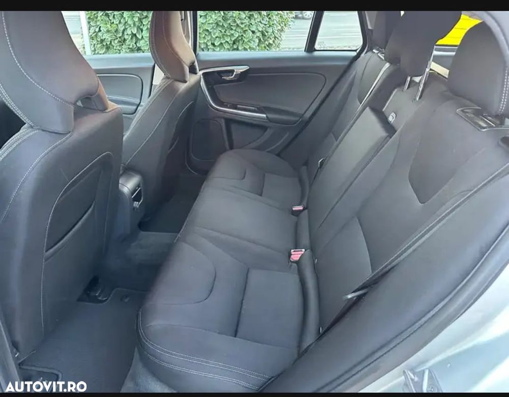 Volvo V60 D4 Momentum - 15