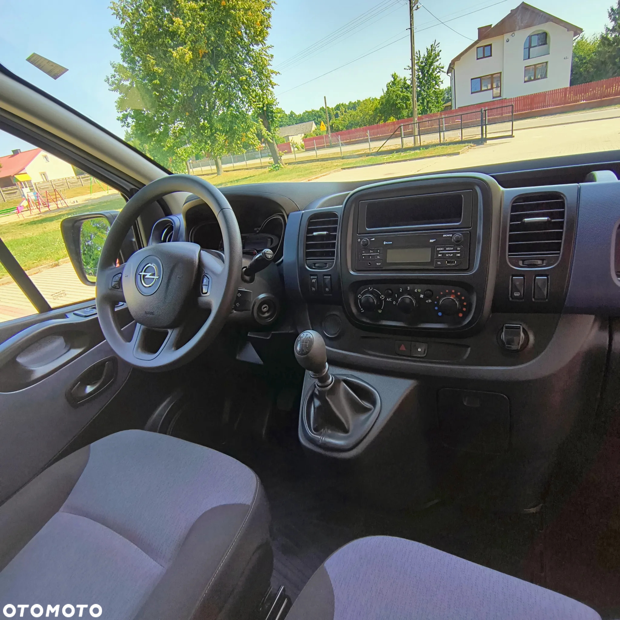 Opel Vivaro - 12