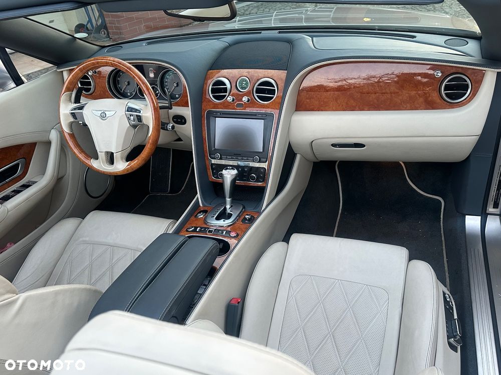 Bentley Continental GT V8 Convertible - 13