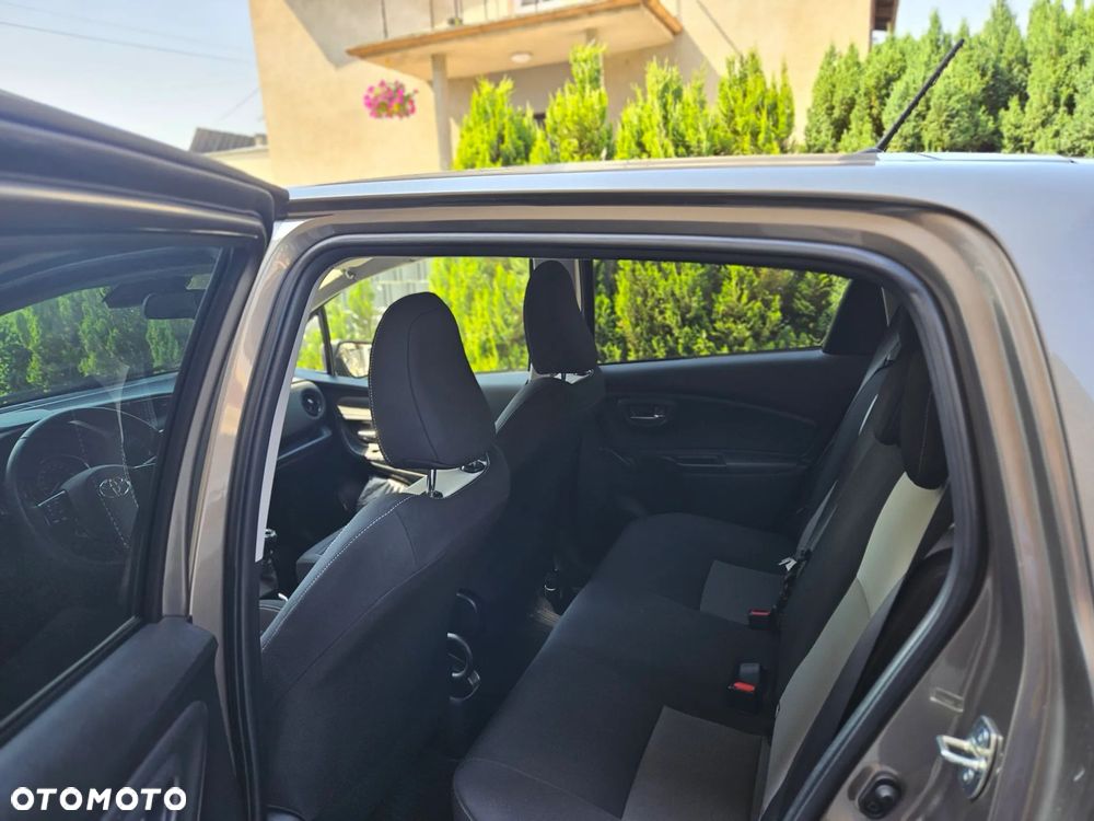 Toyota Yaris 1.5 Premium - 8