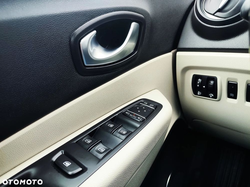 Renault Captur ENERGY TCe 120 Elysee - 22