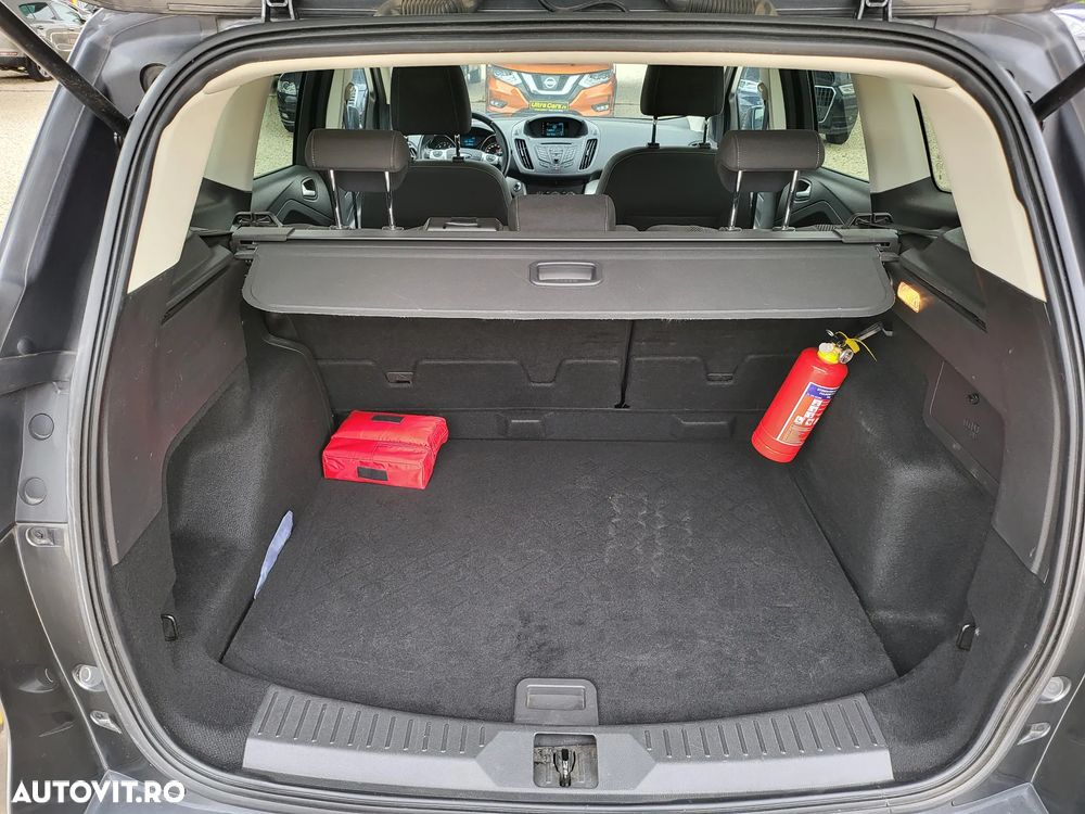 Ford Kuga 1.5 EcoBoost 2x4 Cool & Connect - 16