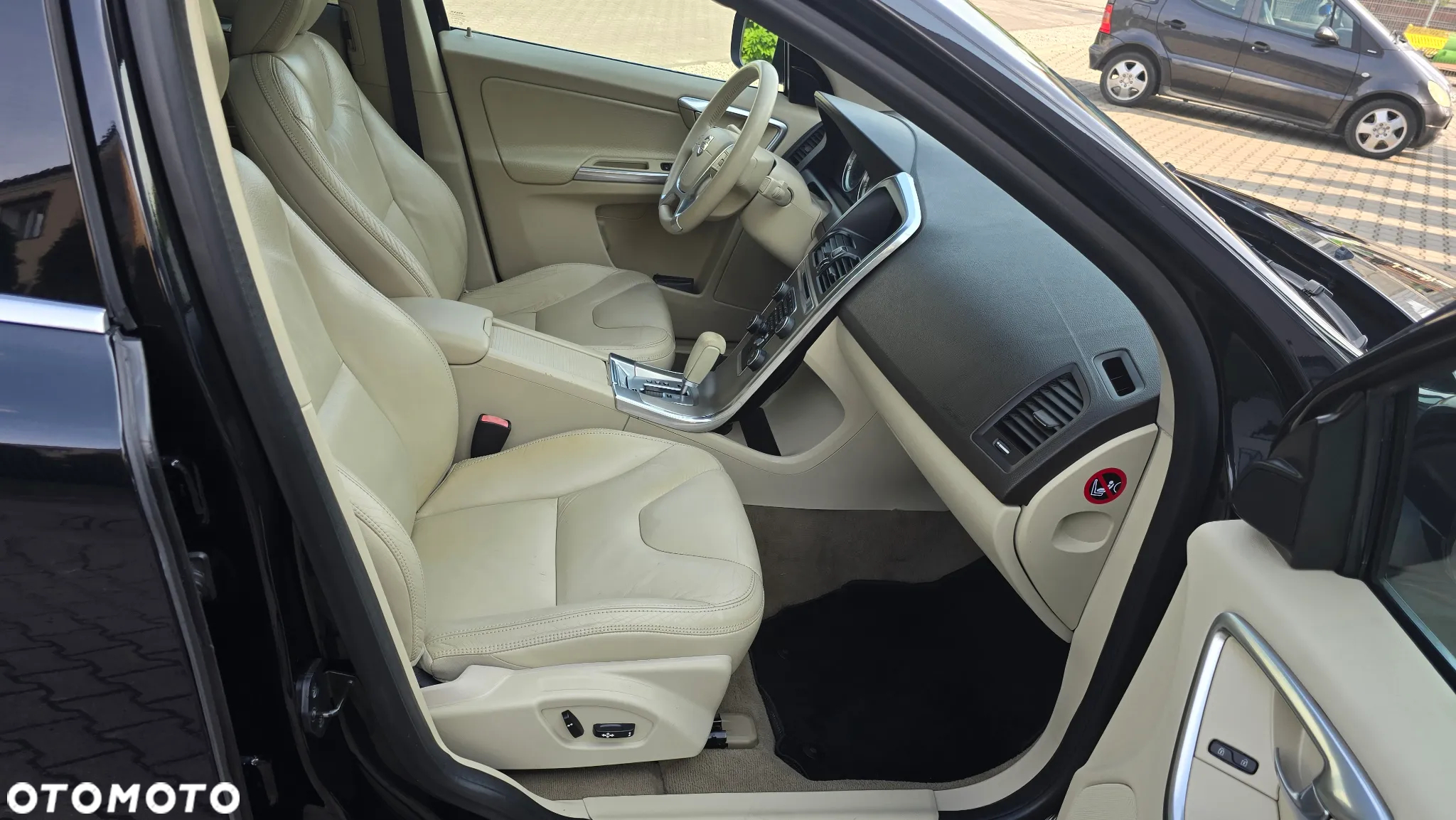 Volvo XC 60 3.2 AWD Momentum - 10