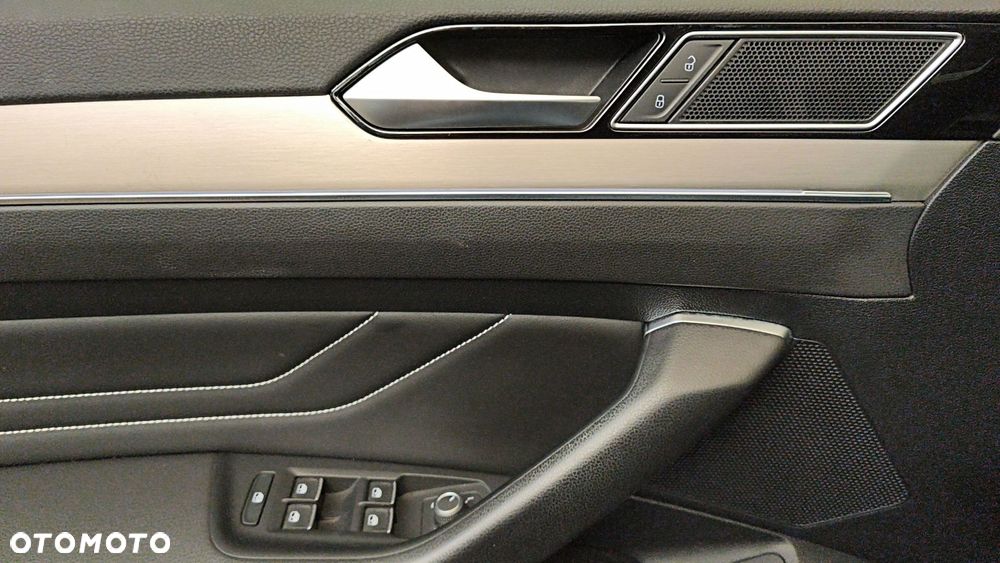 Volkswagen Passat - 19