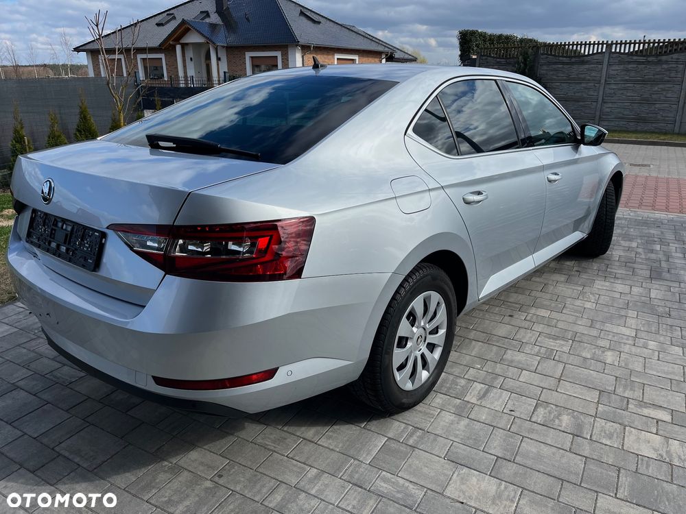 Skoda Superb 1.5 TSI ACT DSG Ambition - 4
