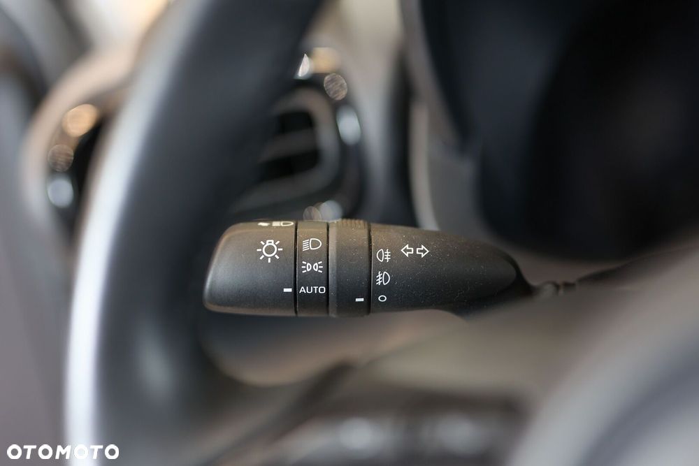 Toyota Yaris Hybrid 1.5 Style - 33