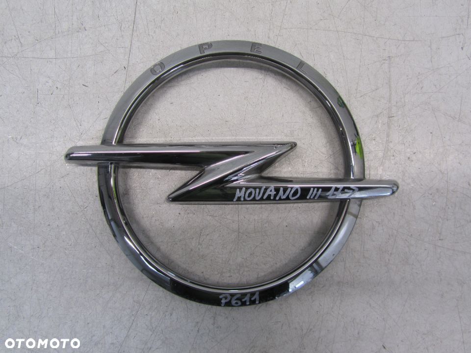 opel movano III 17-> logo-znaczek atrapy grila - 1