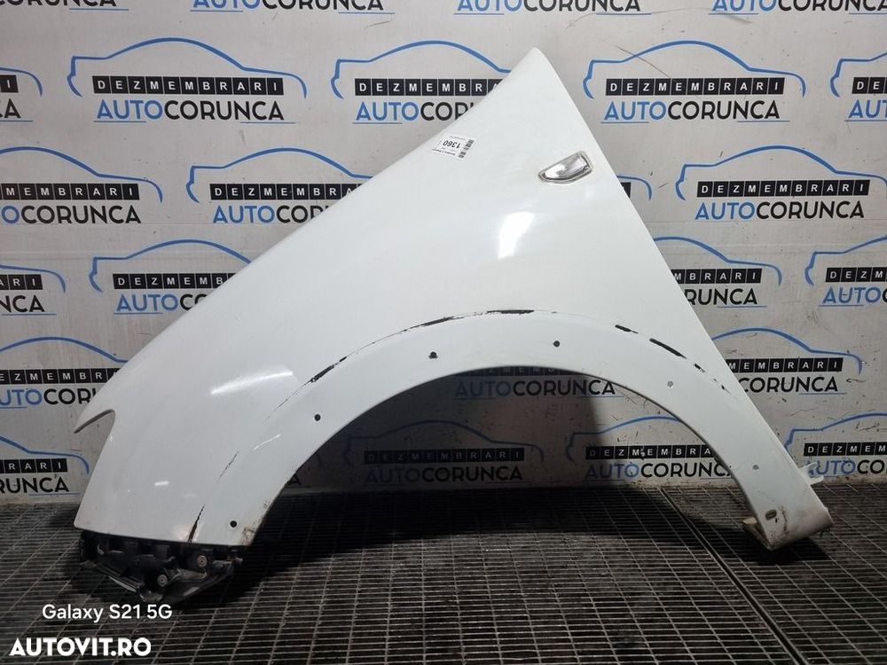 Aripa Stanga Fata Dacia Sandero 2 Stepway 2012 - 2016 4 Usi Glacier White 369 (1360) - 1