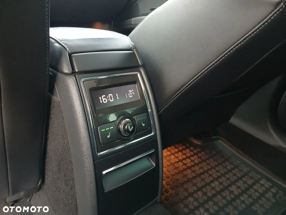 Skoda Superb 2.0 TDI Exclusive - 27