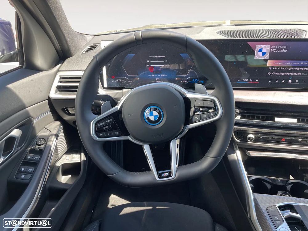 BMW 330 e Touring Pack Desportivo M Auto - 12
