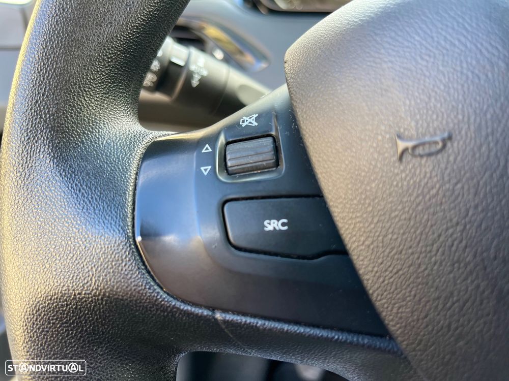 Peugeot 208 1.2 PureTech Allure - 29