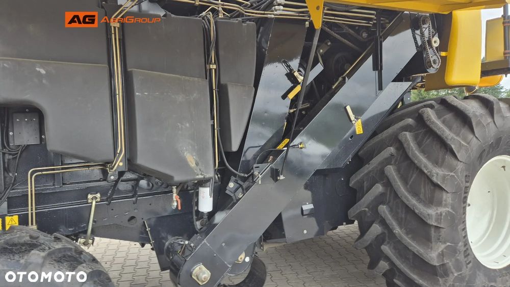 New Holland CSX 7070 2009R - 18