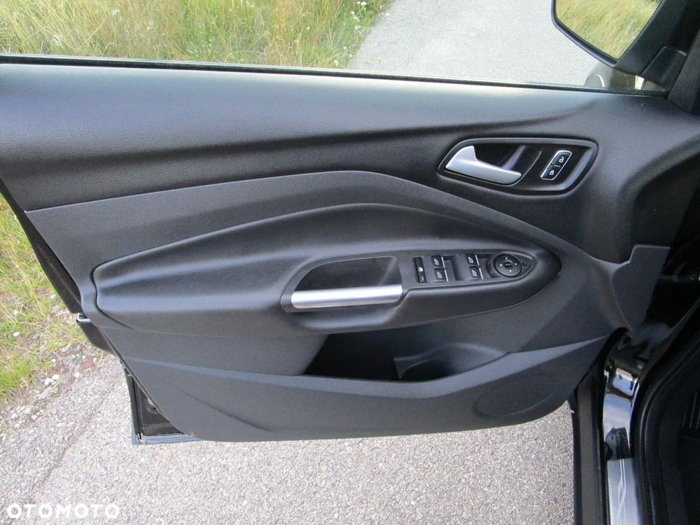 Ford Kuga 2.0 TDCi 2x4 Business Edition - 26