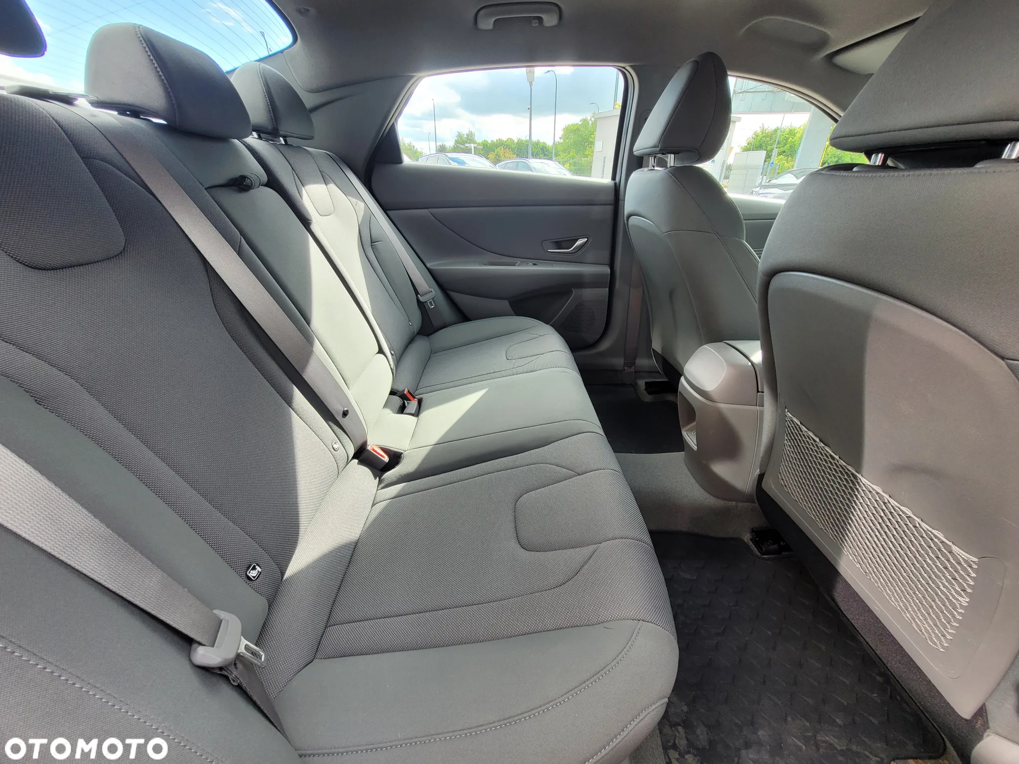 Hyundai Elantra 1.6 Modern - 19