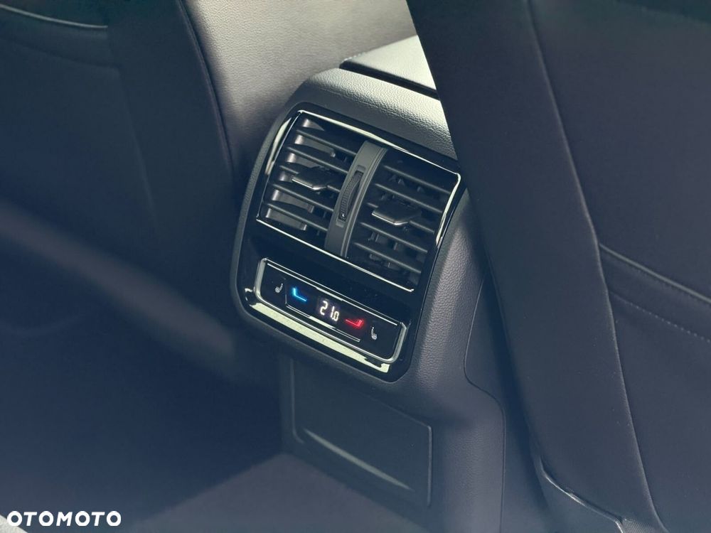 Volkswagen Arteon 2.0 TSI 4Motion R DSG - 27