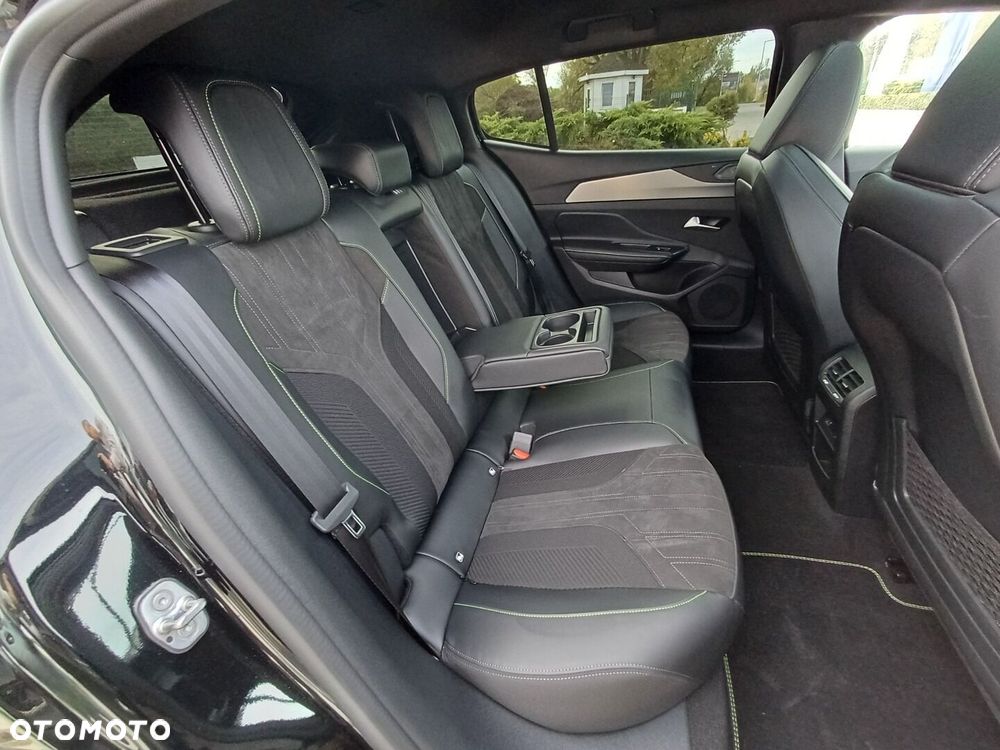 Peugeot 408 - 31