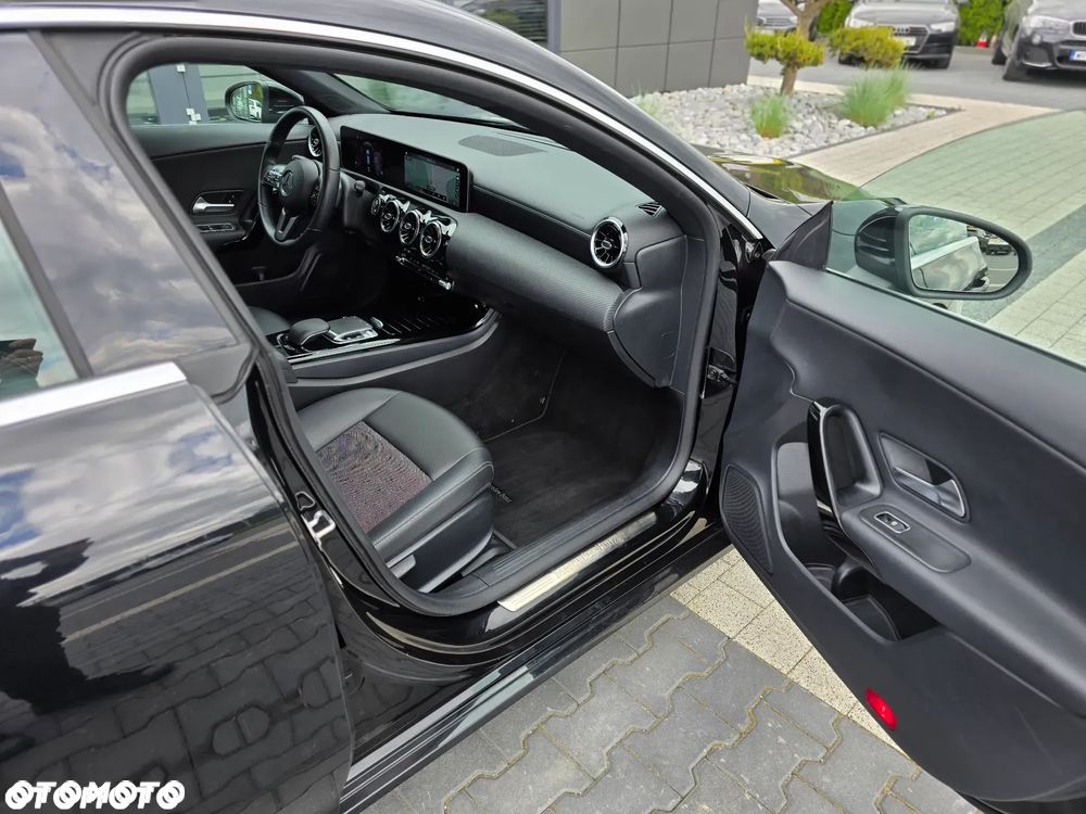 Mercedes-Benz CLA 200 AMG Line 7G-DCT - 14