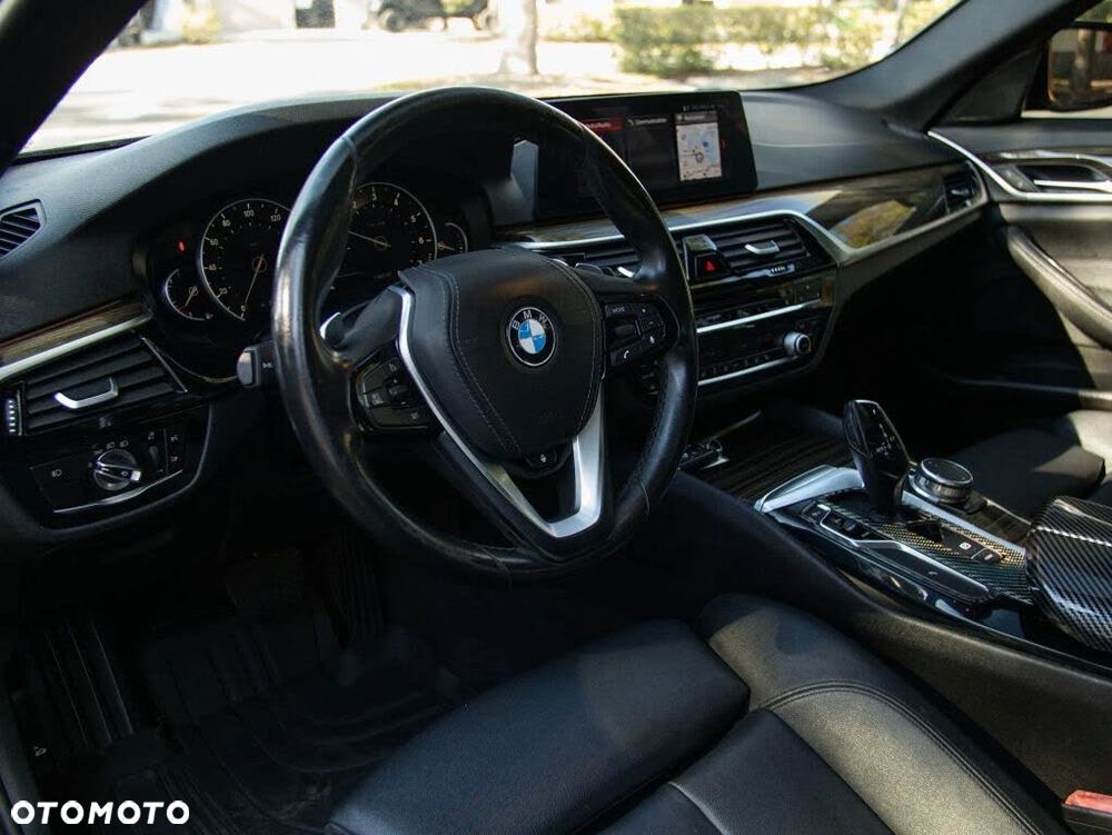 BMW Seria 5 530i xDrive Luxury Line sport - 21