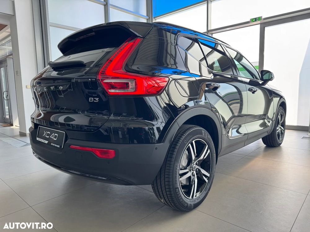 Volvo XC 40 B3 AT FWD MHEV Plus Dark - 5