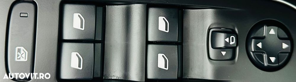 Peugeot 3008 PureTech 130 Stop & Start GPF Allure - 12