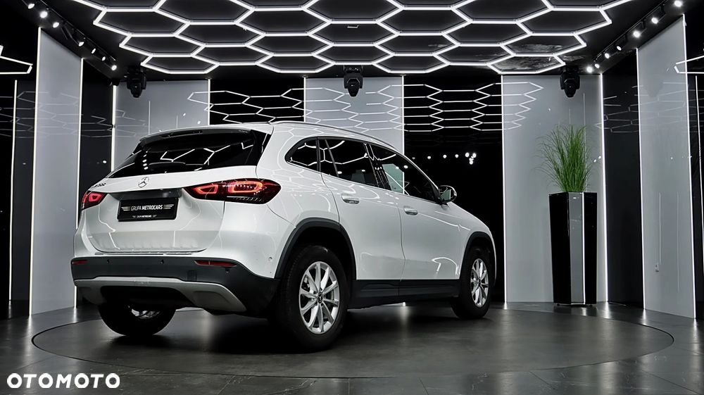 Mercedes-Benz GLA 200 - 9