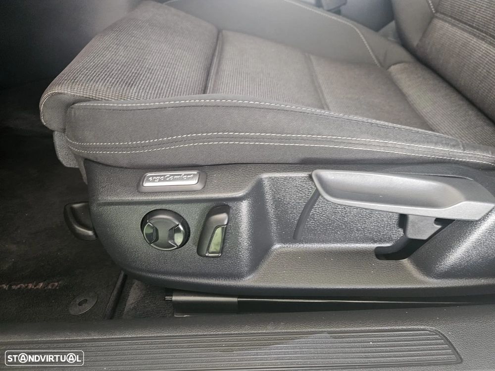 VW Passat 1.6 TDI (BlueMotion ) Trendline - 11