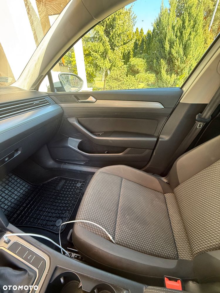 Volkswagen Passat 2.0 TDI SCR Comfortline - 11