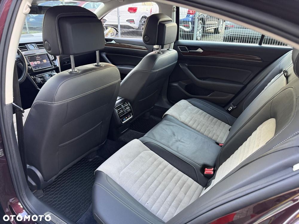 Volkswagen Passat - 14
