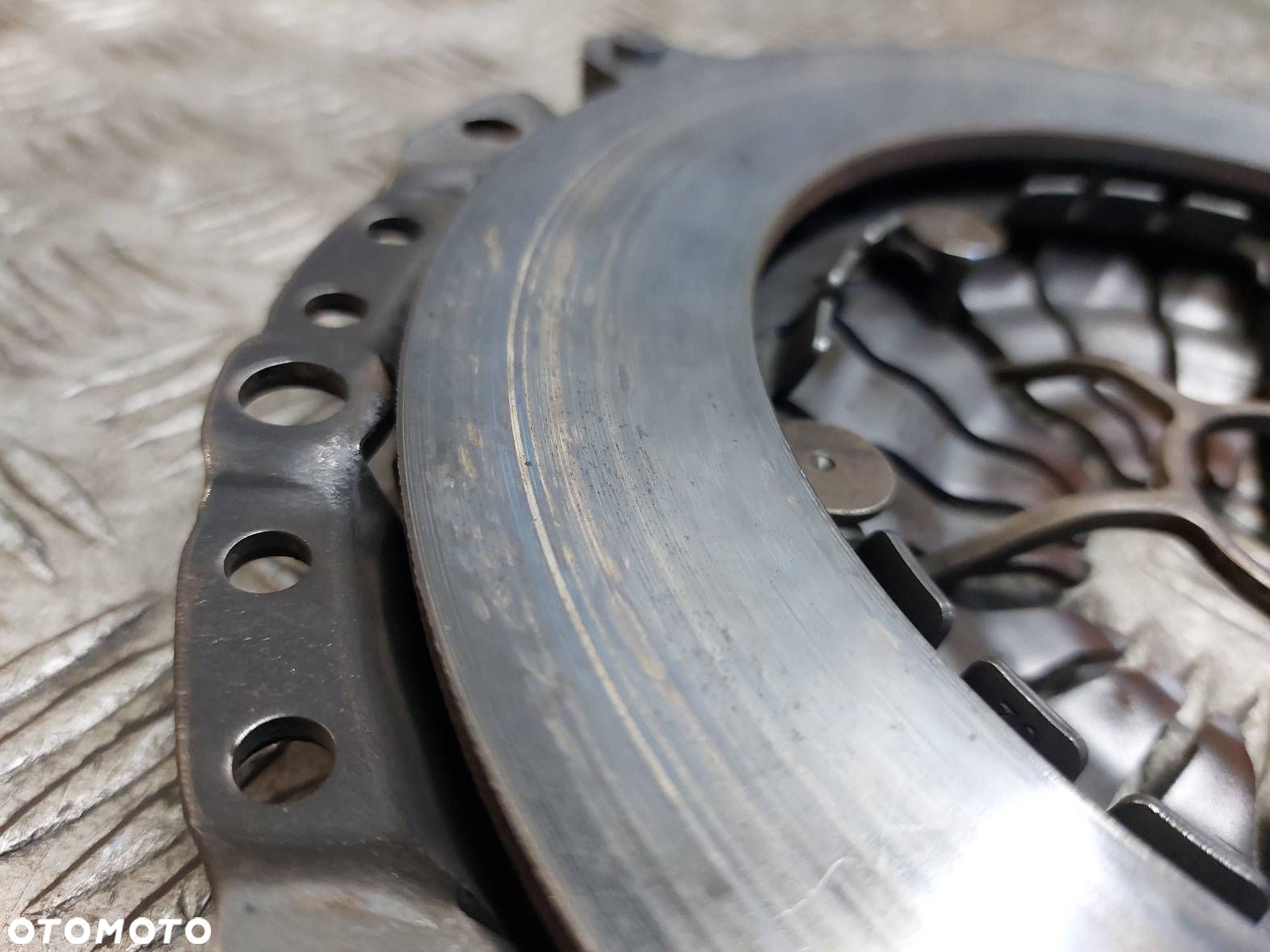 KOŁO DWUMASOWE + TARCZA + DOCISK + ŁOŻYSKO OPOROWE BMW E46 320D 2.0 D - 7
