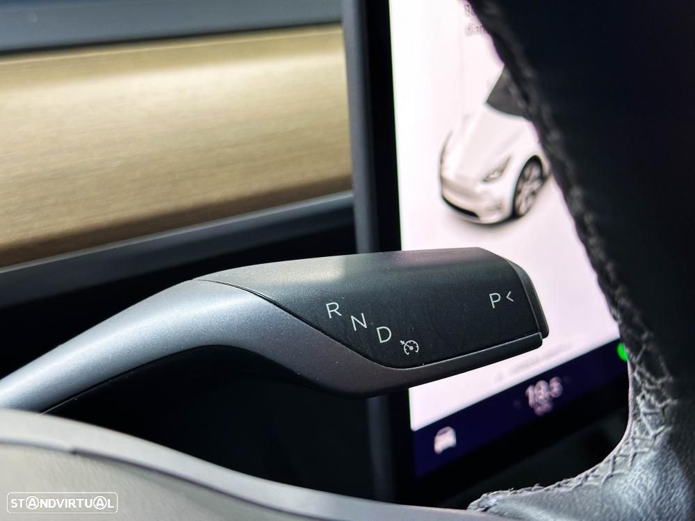 Tesla Model Y Long Range Dual Motor AWD - 43