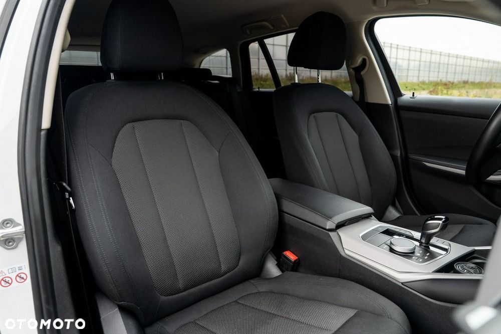 BMW Seria 3 318i Advantage - 25