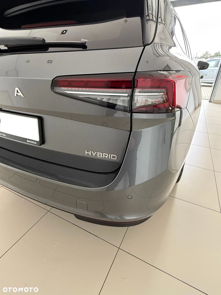 Skoda Superb 1.5 TSI mHEV Drive DSG - 4