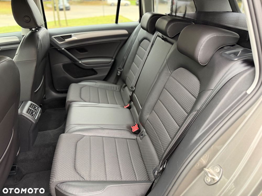 Volkswagen Golf - 20